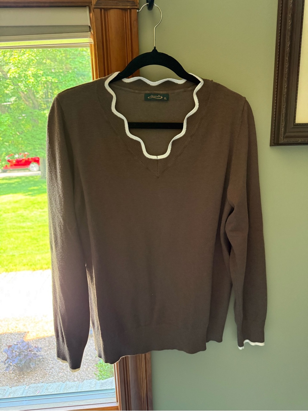 Classic Brown V-Neck Sweater with Contrast Trim -